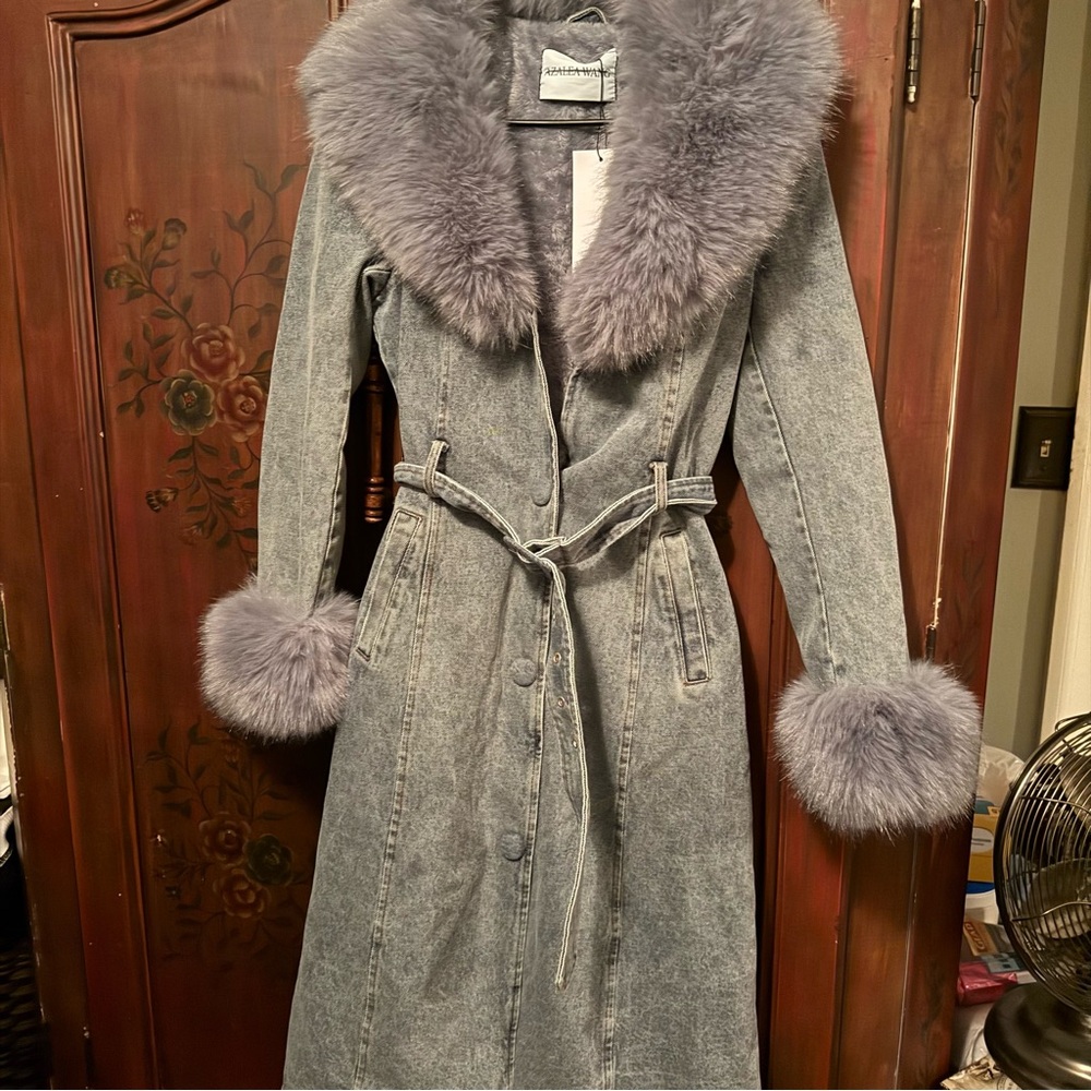 Urban Outfitters Azalea Wang Blue Faux Fur Trim Denim Trench Coat - Picture 4 of 5